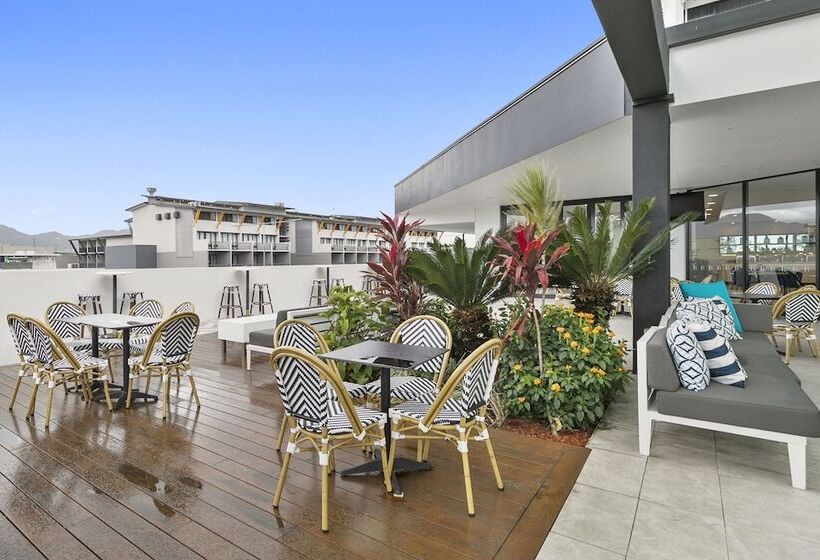 בית מלון כפרי The Benson