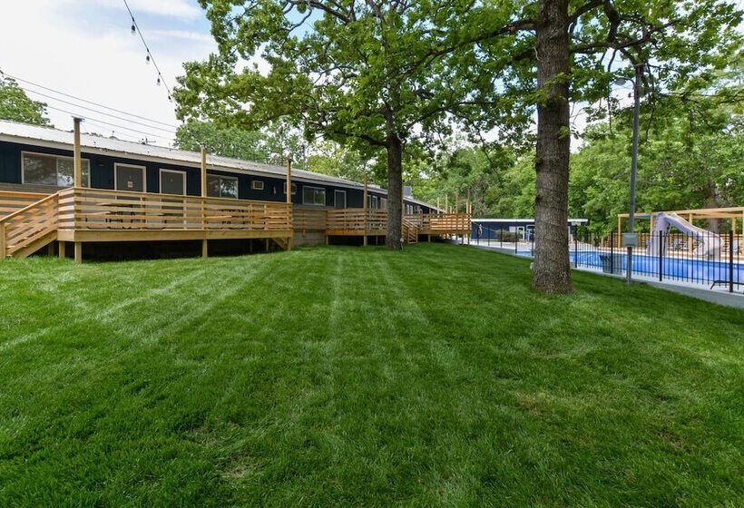 Kimberling Cove Resort