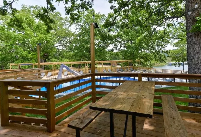 Kimberling Cove Resort