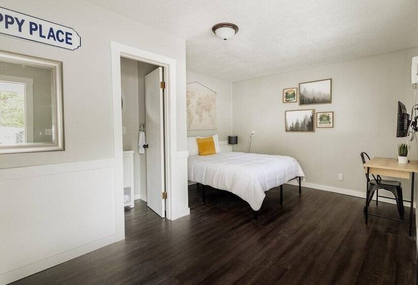 Kimberling Cove Resort