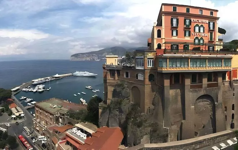 Bed and Breakfast Palazzo Tritone & Abagnale