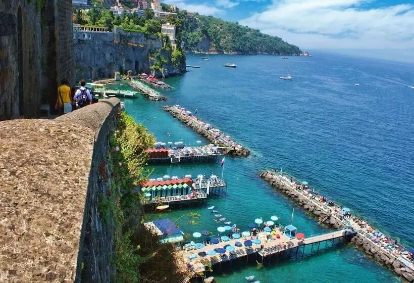 Bed and Breakfast Palazzo Tritone & Abagnale