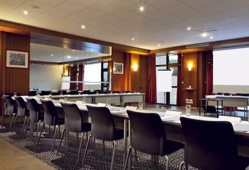 هتل B&B Hôtel Paris 17 Batignolles