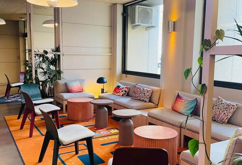 هتل B&B Hôtel Paris 17 Batignolles