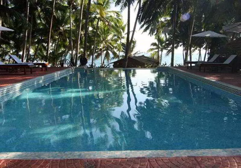 فندق Coconut Bay Beach Resort