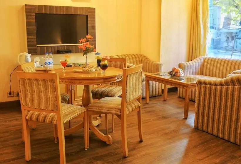 Dee Marks Hotel & Resorts