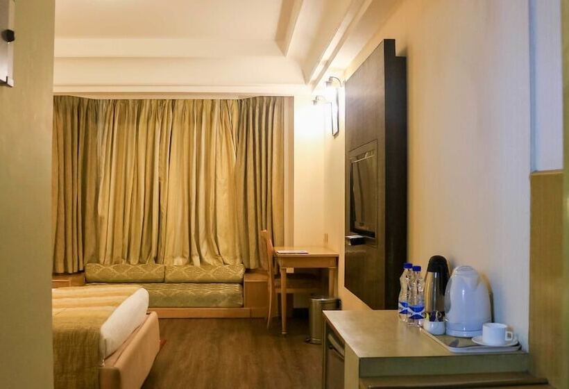 Dee Marks Hotel & Resorts