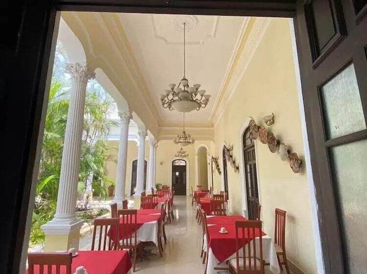 هتل Gran Real Yucatan