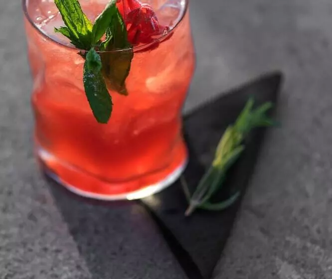 فندق Ikones Seafront Luxury Suites   Adults Only