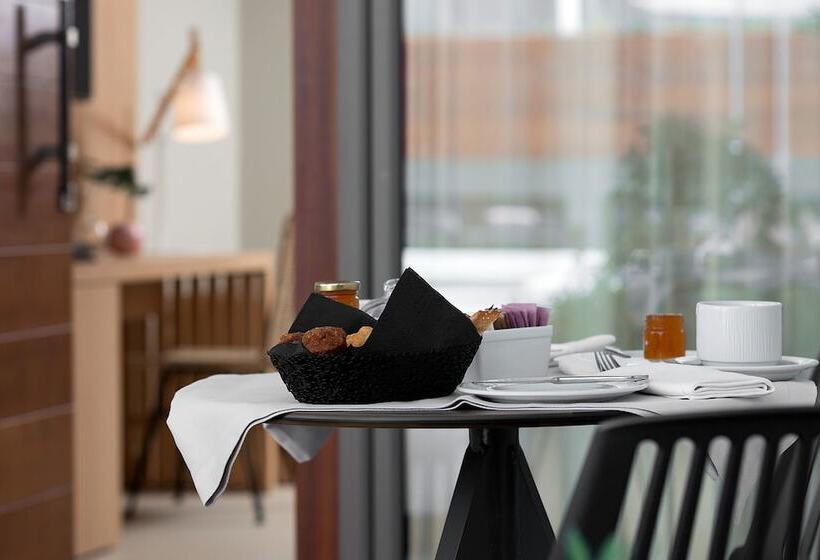 בית מלון כפרי Ikones Seafront Luxury Suites   Adults Only