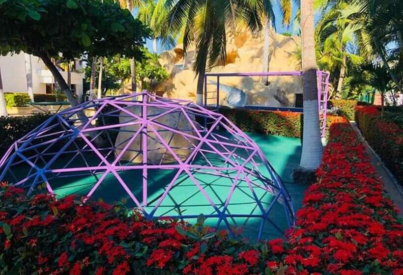 هتل Ixtapa Palace