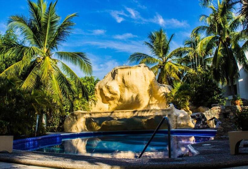 هتل Ixtapa Palace