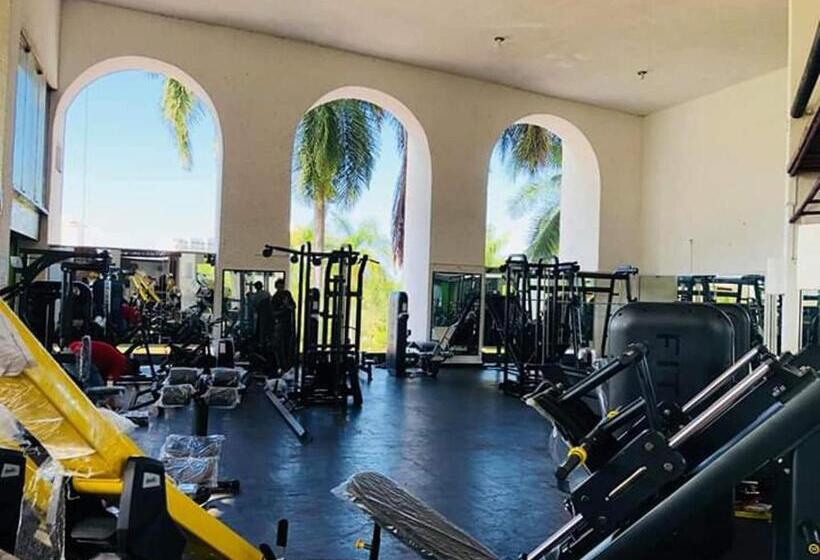 هتل Ixtapa Palace