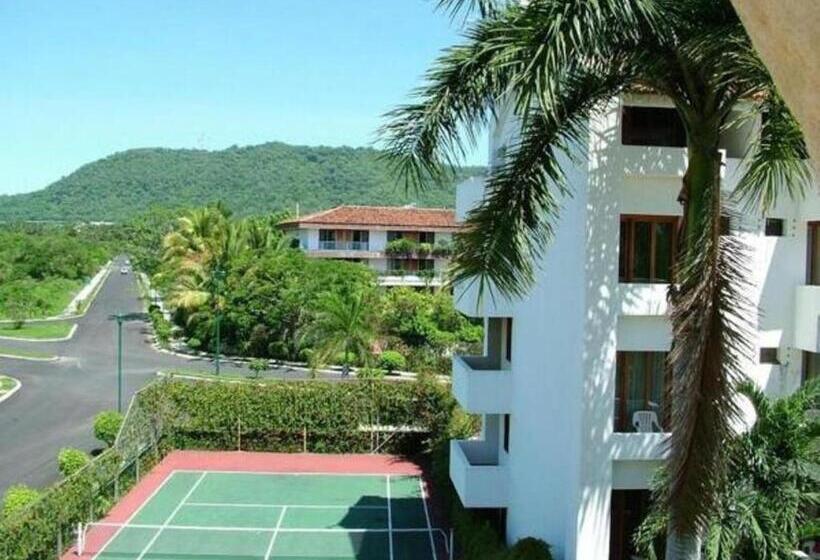 هتل Ixtapa Palace