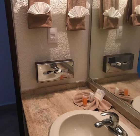 هتل Ixtapa Palace