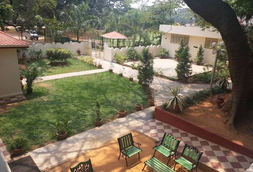 בית מלון כפרי Jayamahal Palace