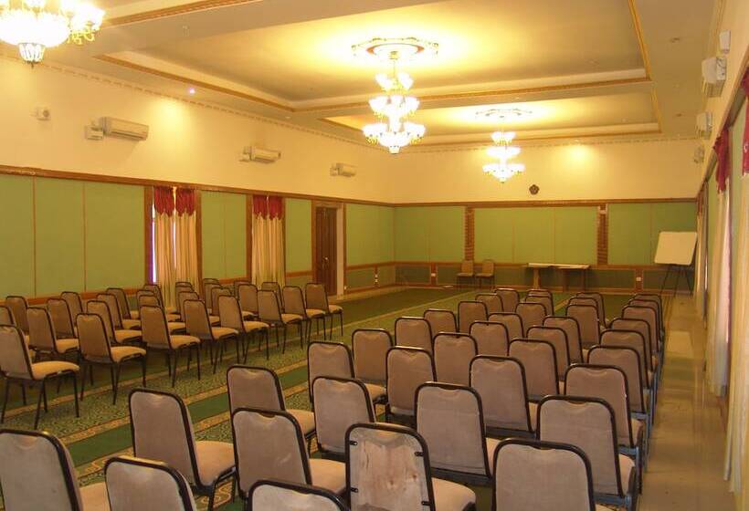 בית מלון כפרי Jayamahal Palace