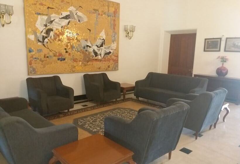 בית מלון כפרי Jayamahal Palace