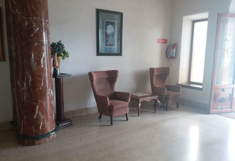 בית מלון כפרי Jayamahal Palace