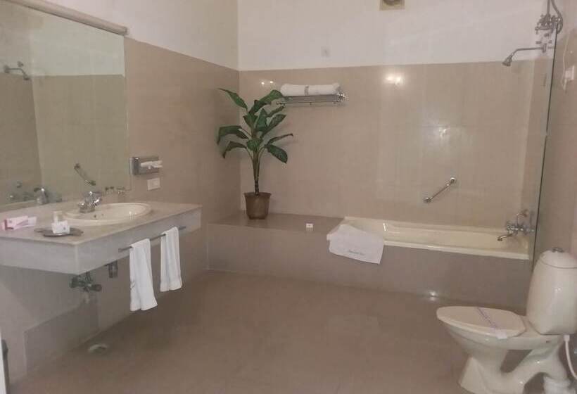 בית מלון כפרי Jayamahal Palace