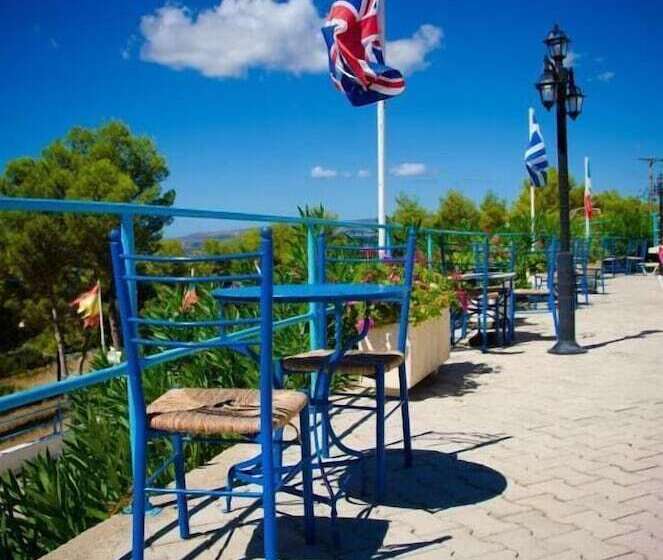 בית מלון כפרי Liberatos Village