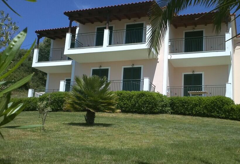 בית מלון כפרי Liberatos Village