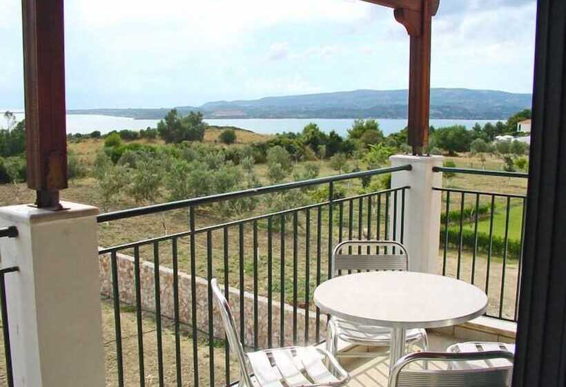 בית מלון כפרי Liberatos Village