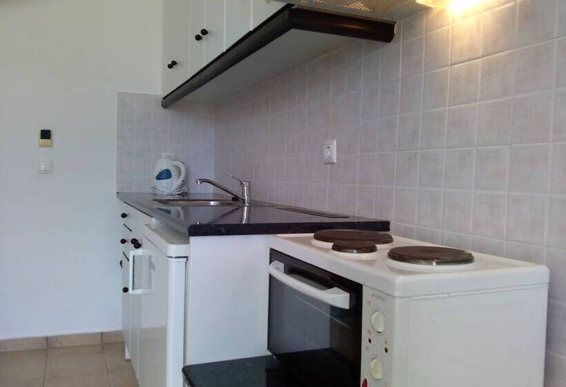 בית מלון כפרי Liberatos Village