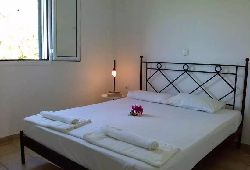 ホテル Liberatos Village