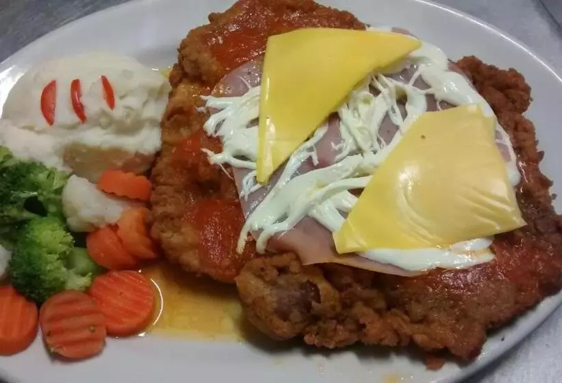 בית מלון כפרי Miramar Inn