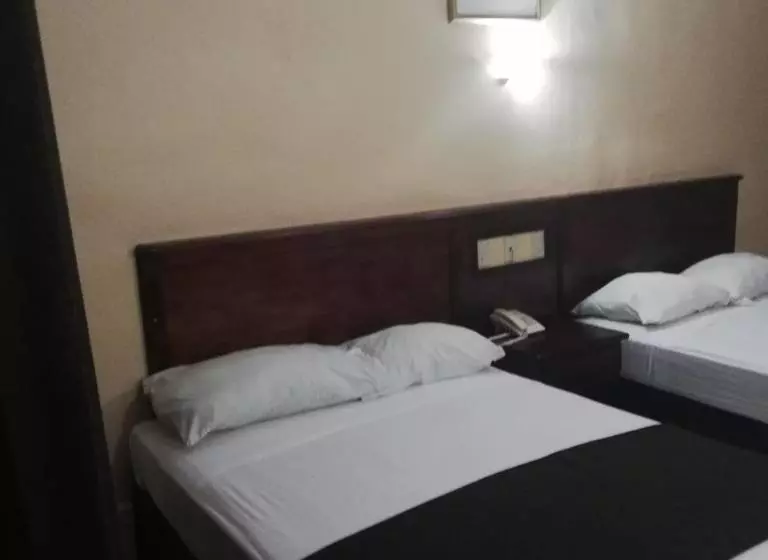 בית מלון כפרי Miramar Inn