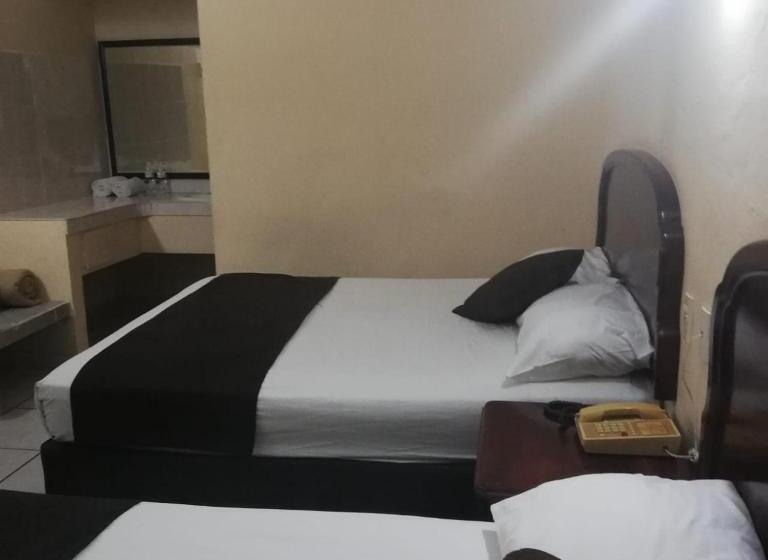 فندق Miramar Inn