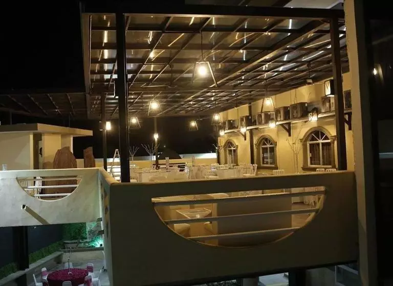 בית מלון כפרי Miramar Inn