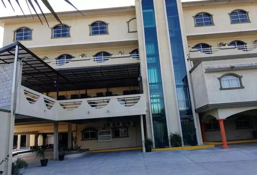 בית מלון כפרי Miramar Inn