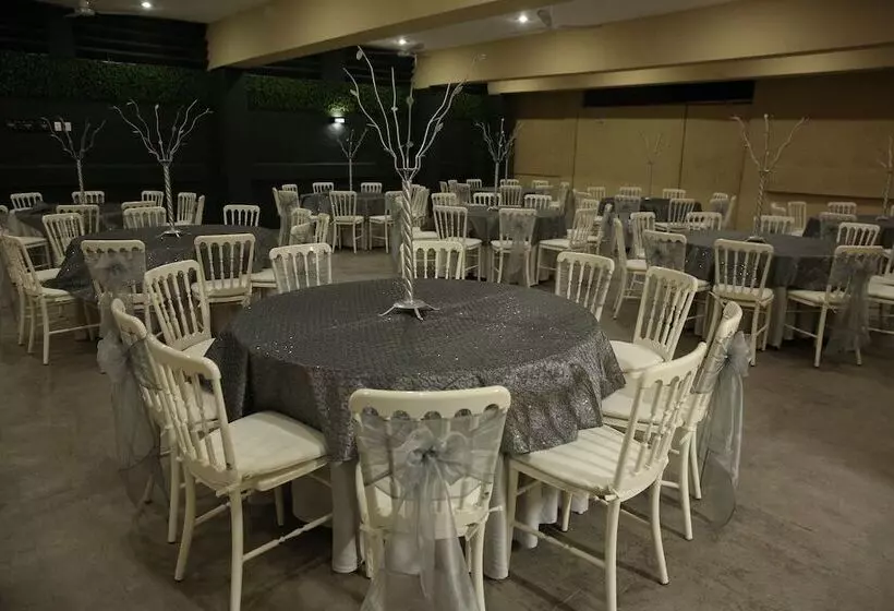 בית מלון כפרי Miramar Inn