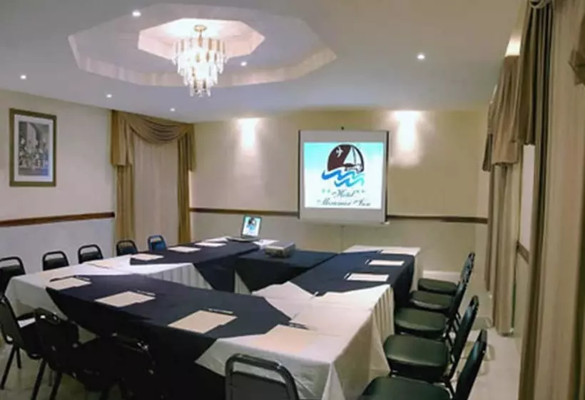 בית מלון כפרי Miramar Inn