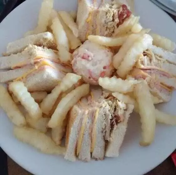 בית מלון כפרי Miramar Inn