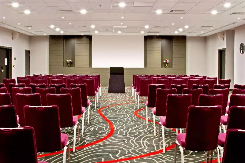 هتل Park Inn By Radisson Manchester City Centre