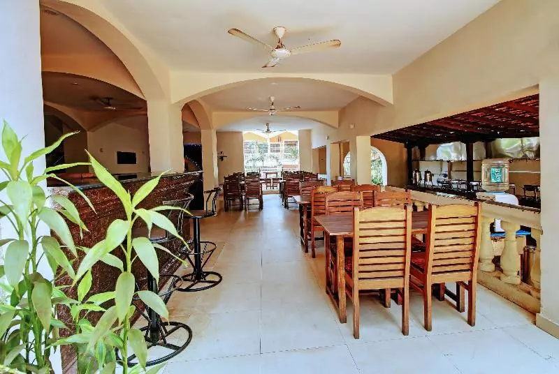 ホテル Rahi Coral Beach Resort