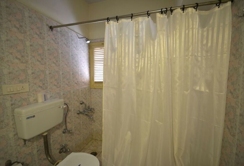 Hotel Rajputana Palace