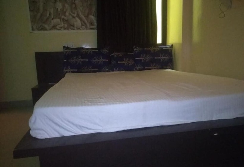 Hotel Rajputana Palace