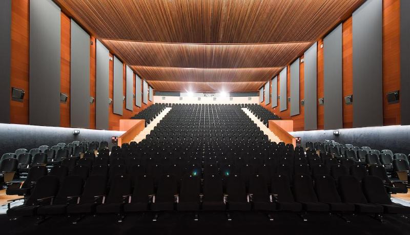 Отель Reina Petronila