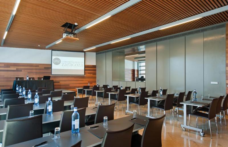 Отель Reina Petronila