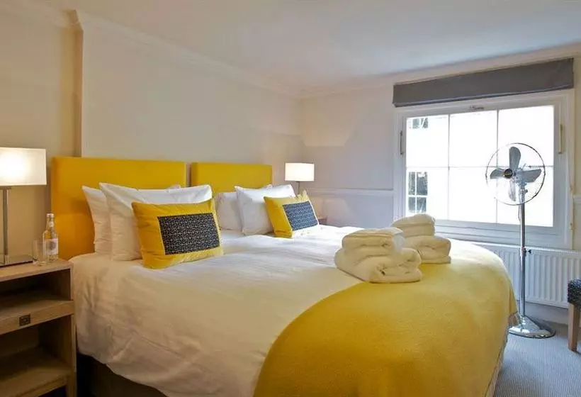 ホテル The Halcyon