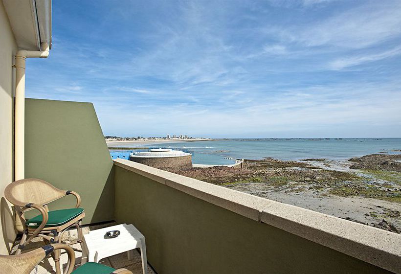 ホテル Fort D Auvergne