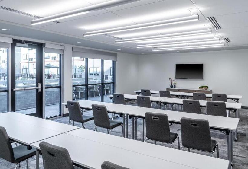 Hotel Element Dallas Richardson