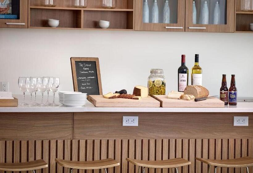 Hotel Element Dallas Richardson