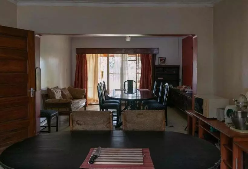 Pensió Kwa Kamanda
