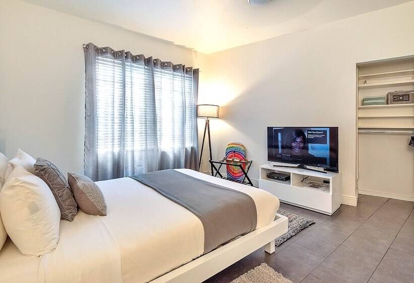 Private Condos At 556 Ocean By Lmc