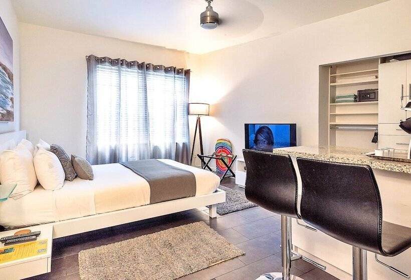 Private Condos At 556 Ocean By Lmc